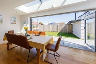 Delightful Seaside Hideaway 5 Mins to Beach Vacation rental in Chichester District