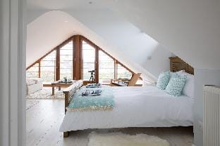 Tranquil Family Retreat   5 min to Beach   Garden Vacation rental in West Wittering