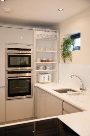 Designer Family Escape   Hot Tub   Steps to Beach Apartment in West Wittering