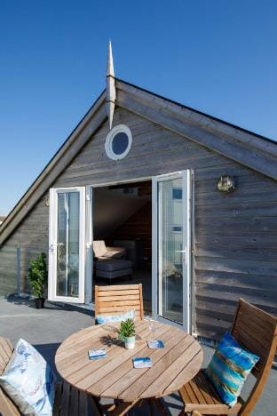 Bright   Dreamy   On the Beach   Garden   Balcony Vacation rental in Chichester District