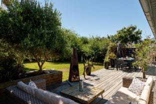 Gorgeous home for 12 - Walk to Beach - Sea View Vacation rental in West Wittering