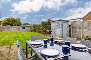 Bright   Modern 4 br House 100 metres from Beach Vacation rental in West Wittering