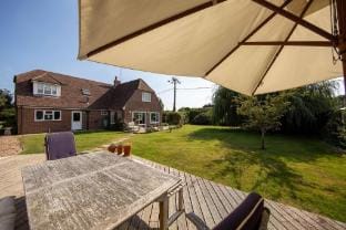 Secluded rural retreat  close to beach - sleeps 12 Vacation rental in Chichester District
