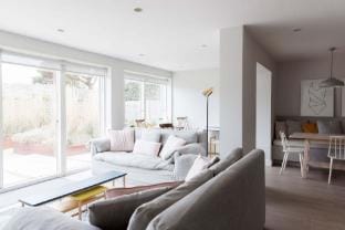 Insta-worthy 4br designer house 5 min to the beach Vacation rental in West Wittering