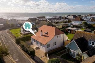 Mariners  Stylish Beachside Getaway with Sea Views Vacation rental in West Wittering
