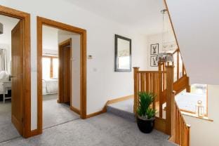Serene Riverside  6BR Luxury Retreat in Curdridge Vacation rental in Eastleigh District