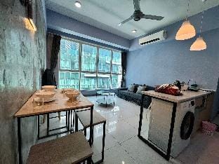 KK SUTERA AVENUE WT POOL OPP IMAGO 4BR 12pax (19C) Vacation rental in Kota Kinabalu