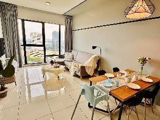 Countryside Charm @ Mosaic 2+1Bedroom Lv28 6-11pax Vacation rental in Johor Bahru