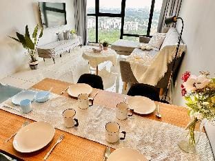 Countryside Charm @ Mosaic 2+1Bedroom Lv28 6-11pax Vacation rental in Johor Bahru