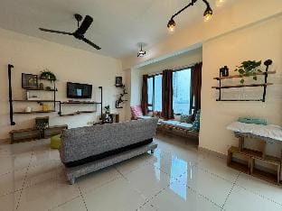 DaMen Subang | Special 4pax Studio| IconiqueB10 Apartment in Subang Jaya