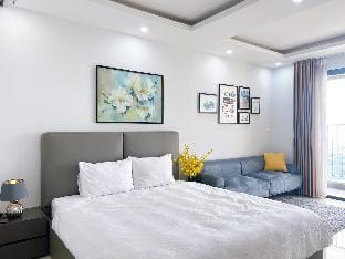 Gem Housing - Vinhomes D'Capitale  Apartment in Laos