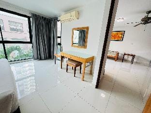 Access To Jomtien Beach A305 Vacation rental in Pattaya City