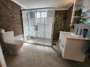 Rosy Midtown Flat Apartment in Africa