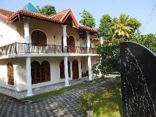 ⭐️  Wonderful stay in typical Sri Lankan VillaCaro Villa in Western Province
