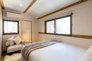 Nov 2023_Open: Umeda/Nakazaki—Unique Osaka Charm Vacation rental in Osaka