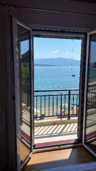 Nikiana Beachfront Upstairs Apartment Apartment in Lefkada, Lefkada Municipality, Greece
