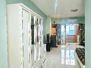 อาคารคันทรี่คอมเพล็กซ์ ตึกซี Apartment in Bangkok