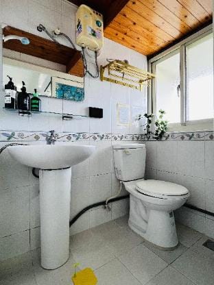A3 City Hideaway: CBD Gem with MRT & Starbucks Apartment in Taipei City