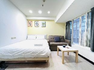 A7 Metropolitan Middle: Instant MRT Access Apartment in Taipei City