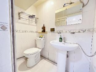 B1 City Convenience: 1min to MRT, 1min to 7-11 Apartment in Taipei City