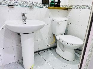 B2 1 mind to MRT Urban Comfort Zone: Taipei Escape Apartment in Taipei City