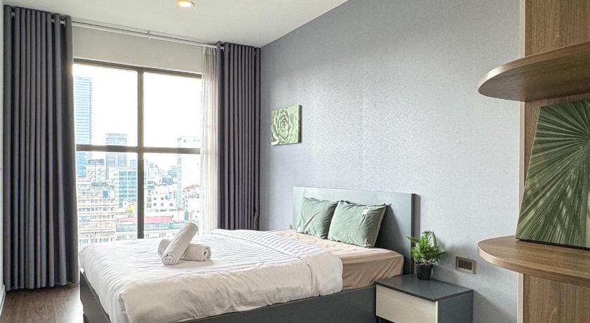 Saigon Royal  2BR-2BA Bitexco View Free Gym Pool Apartment in Ho Chi Minh City