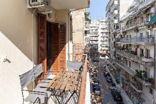 Vista by halu!: Spacious City Centre Home Apartment in Thessaloniki