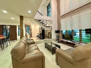 JB Town | Gather | Near CIQ | 5B3B Vacation rental in Johor Bahru