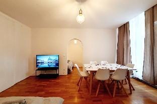 4 Zimmer Family Suite Apartment in Vienna