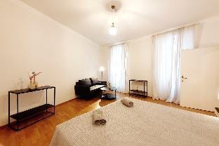 4 Zimmer Family Suite Apartment in Vienna