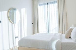 LUXE 1BR Huge Pool & Gym 25Mins-Burj /15Mins-Beach Vacation rental in Dubai