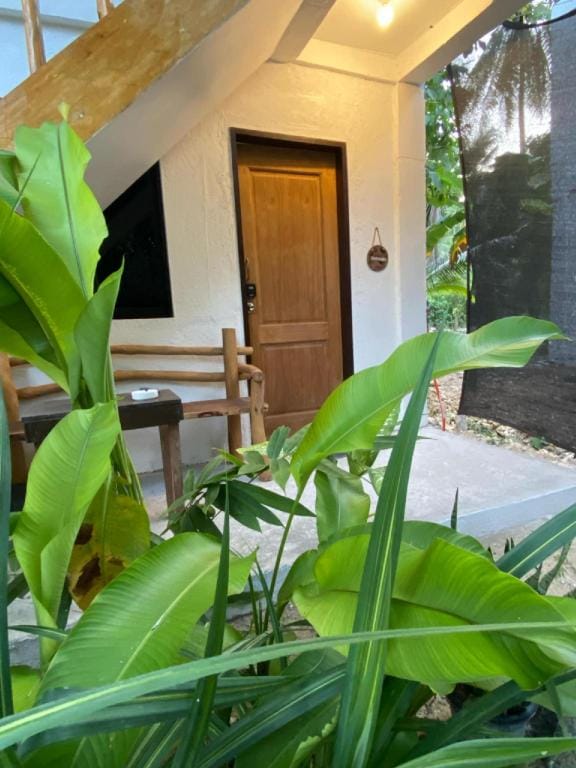 LATAGAW RESIDENTIAL HOMESTAY (Private Room only) Apartment in General Luna