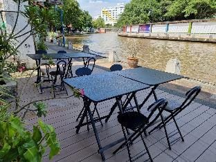 V SPACE CAPSULE and CAFE Vacation rental in Malacca