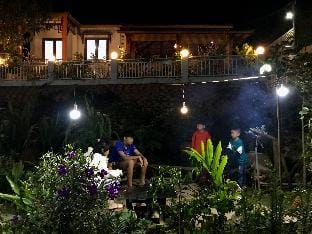 Nhà Trên Đồi, Yên tĩnh riêng tư nhiều hoa lá. Vacation rental in Lâm Đồng
