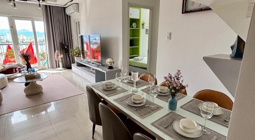 Penthouse Monarchy Apartment Apartment in Da Nang