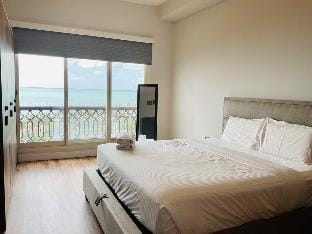 Apartment with Balcony & Sea View Apartment in Ras al Khaimah