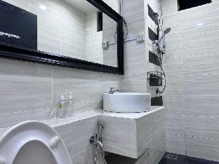 E.LIFE D'Summit Residences 21-09 Wifi+Netflix Apartment in Johor Bahru