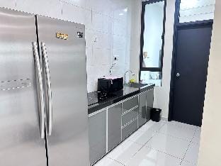 E.LIFE D'Summit Residences 21-09 Wifi+Netflix Apartment in Johor Bahru