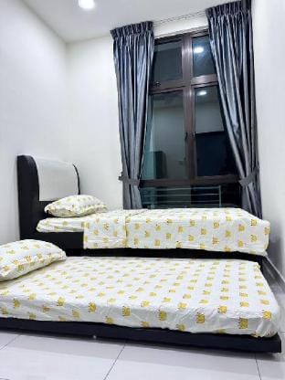 E.LIFE D'Summit Residences 21-09 Wifi+Netflix Apartment in Johor Bahru