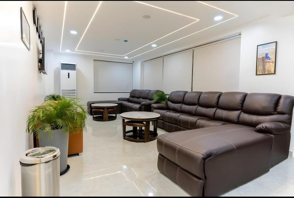 THE INVITATION 365 HOTEL Hotel in Visakhapatnam