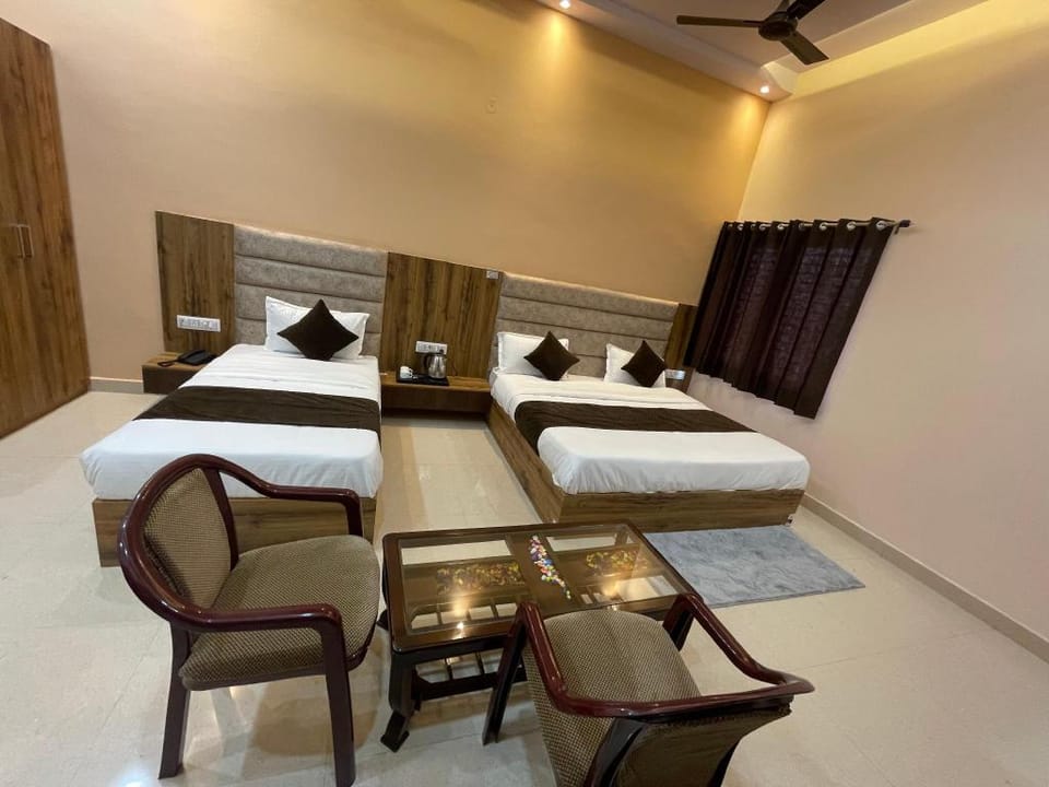 Hotel radhavan Hotel in Uttar Pradesh