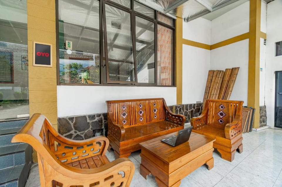 Hotel O Jamil Homestay Syariah Hotel in Surabaya