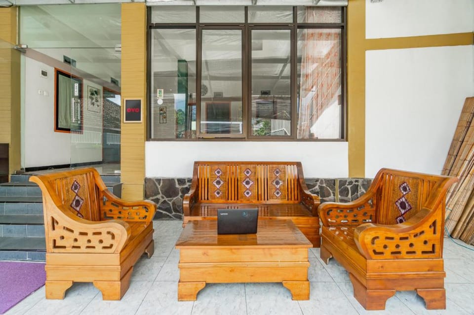 Hotel O Jamil Homestay Syariah Hotel in Surabaya