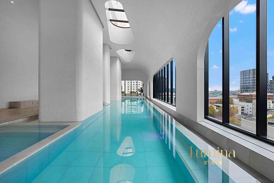 Lumina Stays - Aspire Apartment in Melbourne