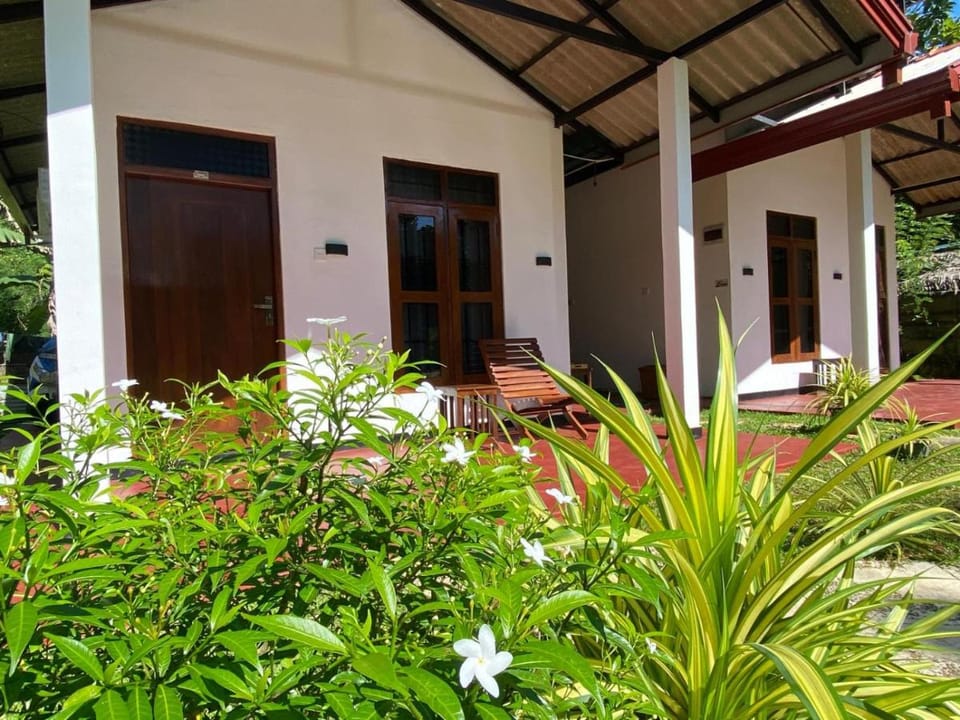 TESHI SAFARI VILLA Bed and Breakfast in Uva Province, Sri Lanka