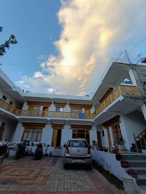 Rumi Stay and Cafe Hotel in India