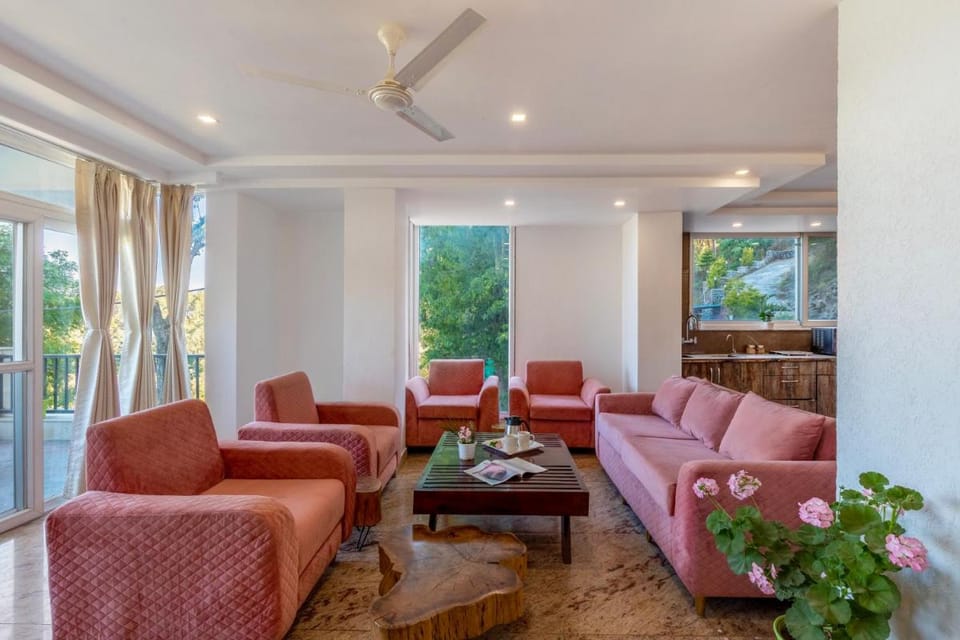 Alaya Stays Live Life 2BHK Apartment in Kasauli Apartment in Himachal Pradesh