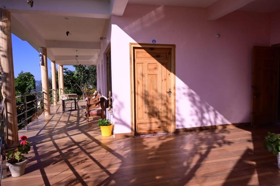 KUMAON LAKE'S HOME STAY Bed and Breakfast in Uttarakhand