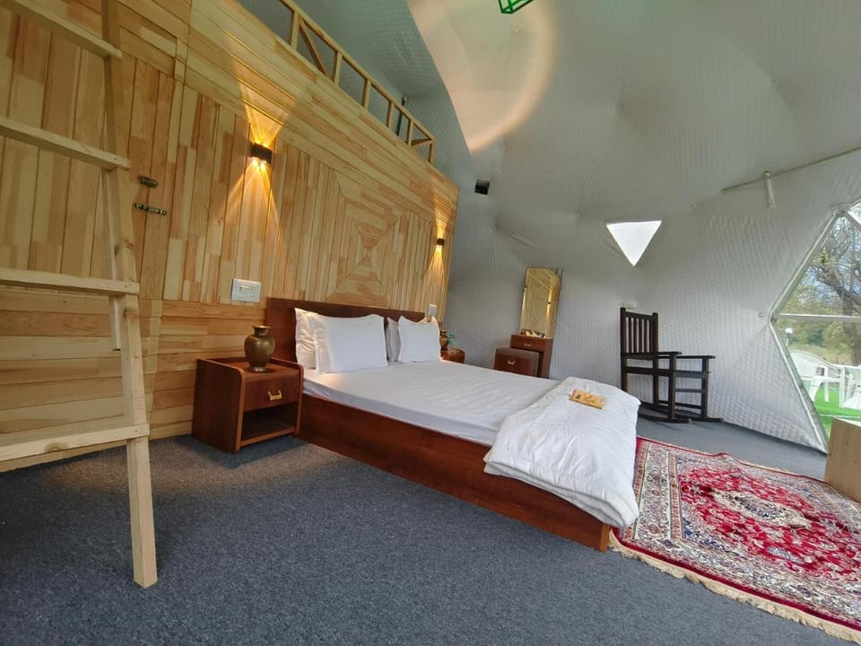 North Cliff by Stay Pattern Luxury tent in India