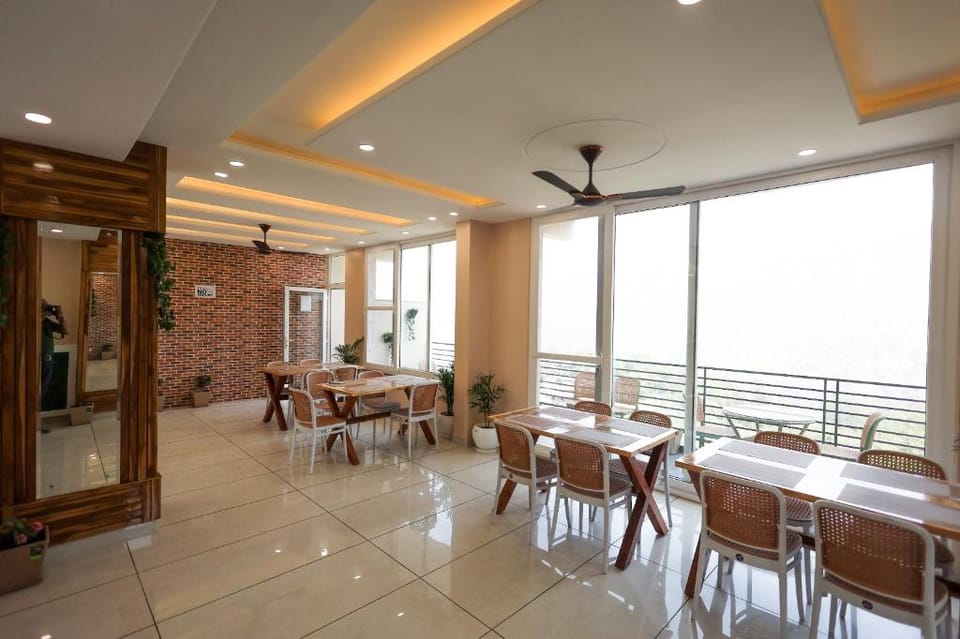 Kasauli Hills Glory Hotel in Himachal Pradesh